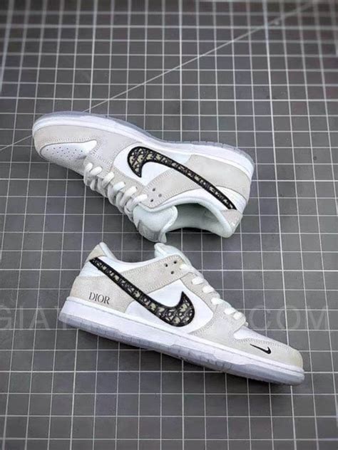 giày nike dior cổ thấp|Nike Dior shoes.